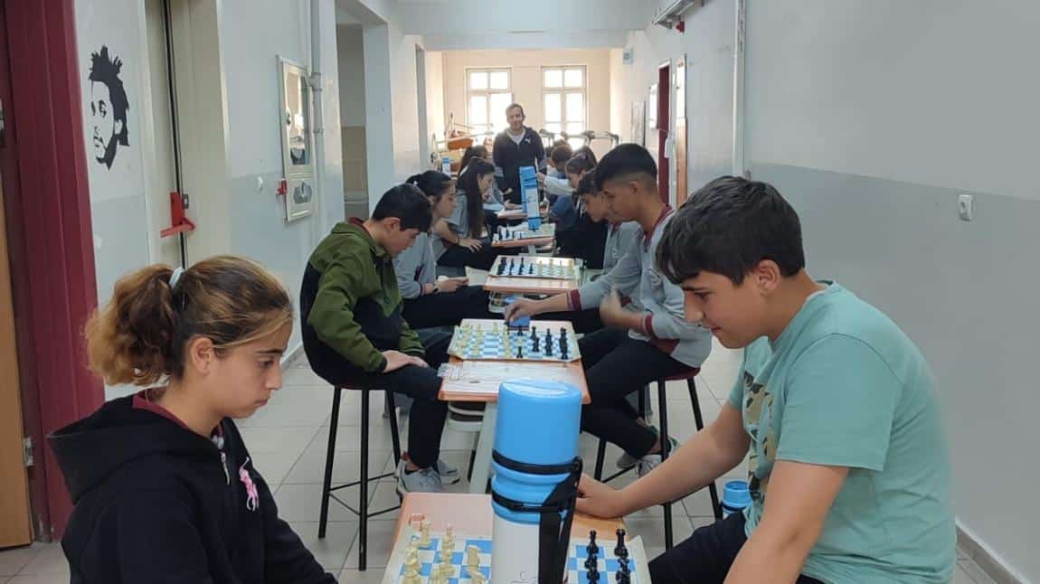 2. Geleneksel Spor Şenlikleri İçin Okulumuzda Satranç Turnuvası Düzenlendi